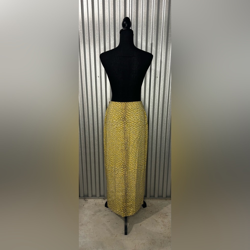 Women’s Vintage Vera Crutina  Button Maxi Skirt Animal Print Silk Spandex Size 6 - Picture 2 of 4